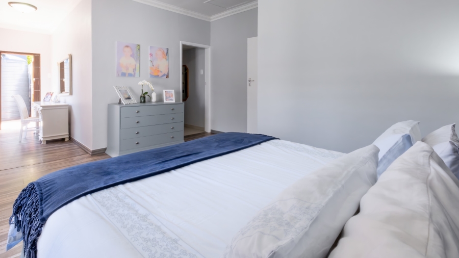 4 Bedroom Property for Sale in Heatherlands Western Cape